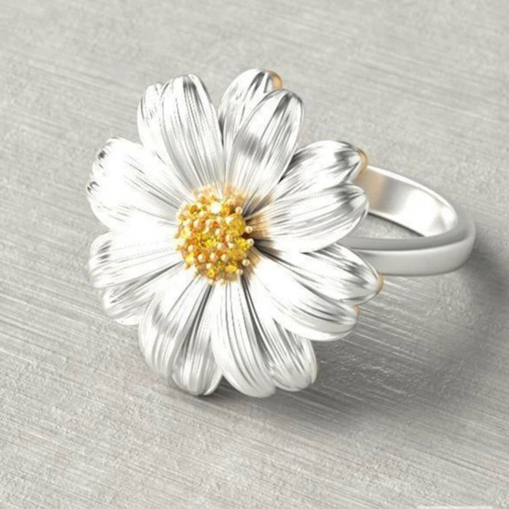 Silver Daisy Ring - Picture 2 of 2